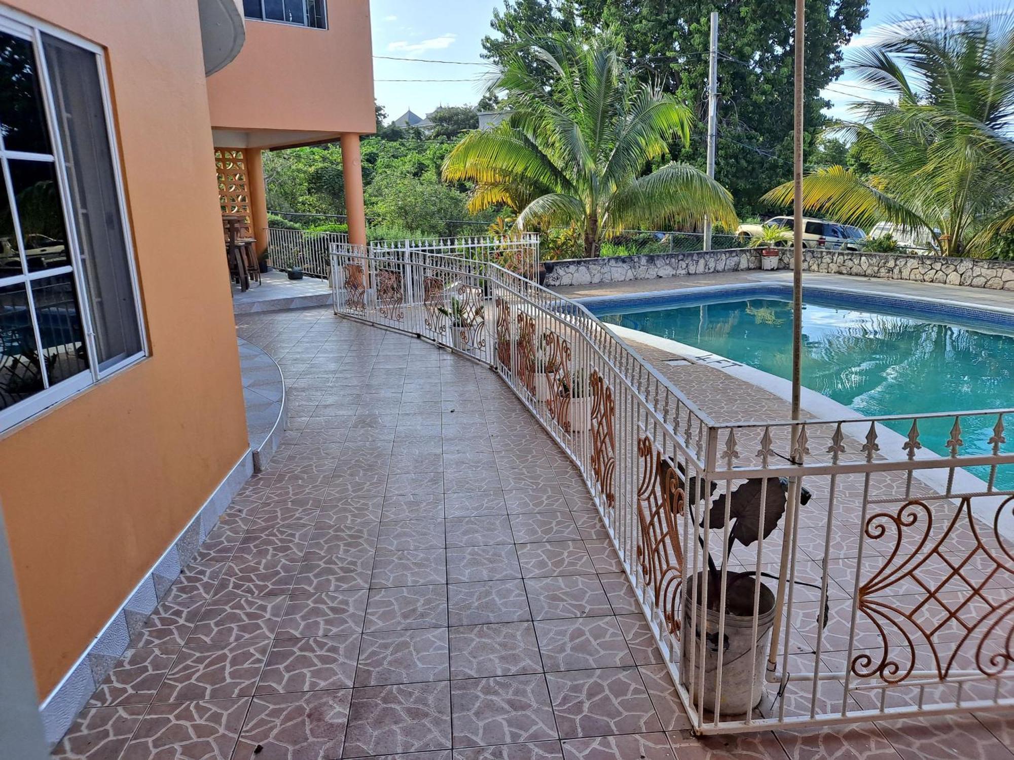 Chaudhry Holiday House Montego Bay Villa Exterior photo